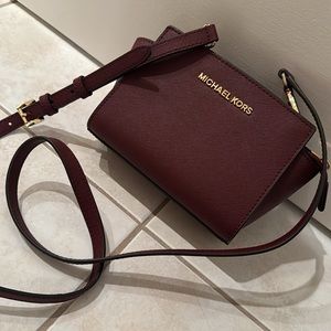 Michael Kors Selma Mini in Saffiano Leather - Maroon